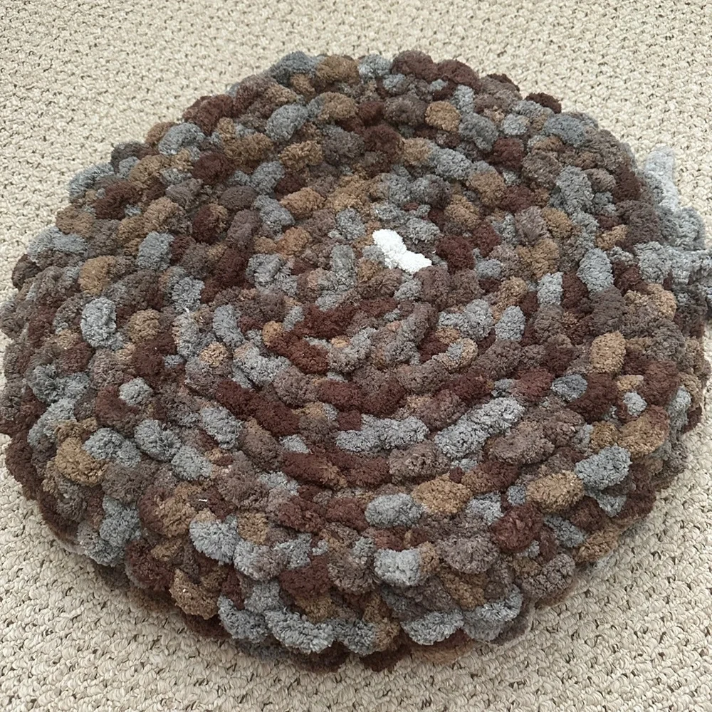 Hand Knitted Chenille Pet Bed NWT